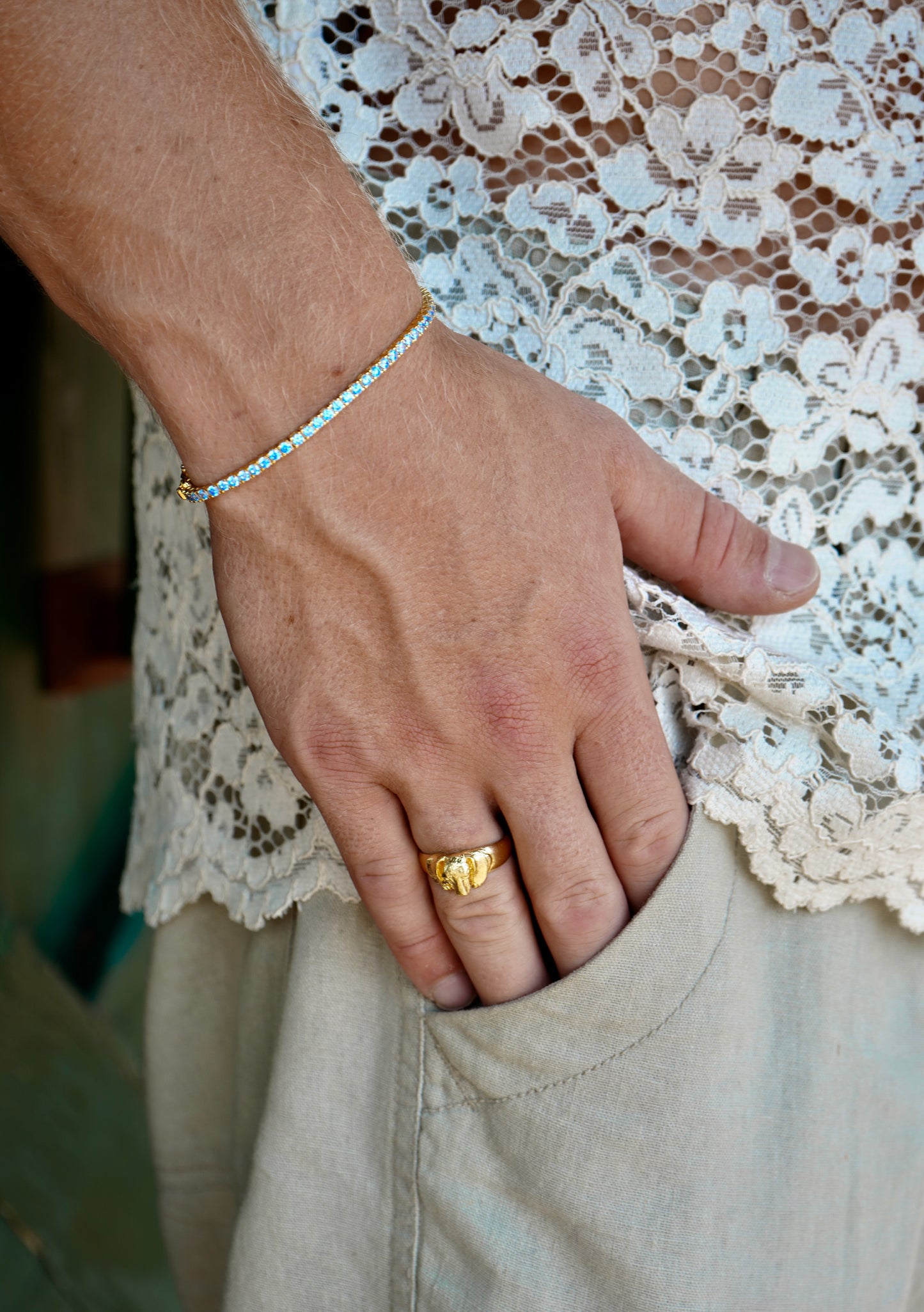 Dog Signet Ring Gold