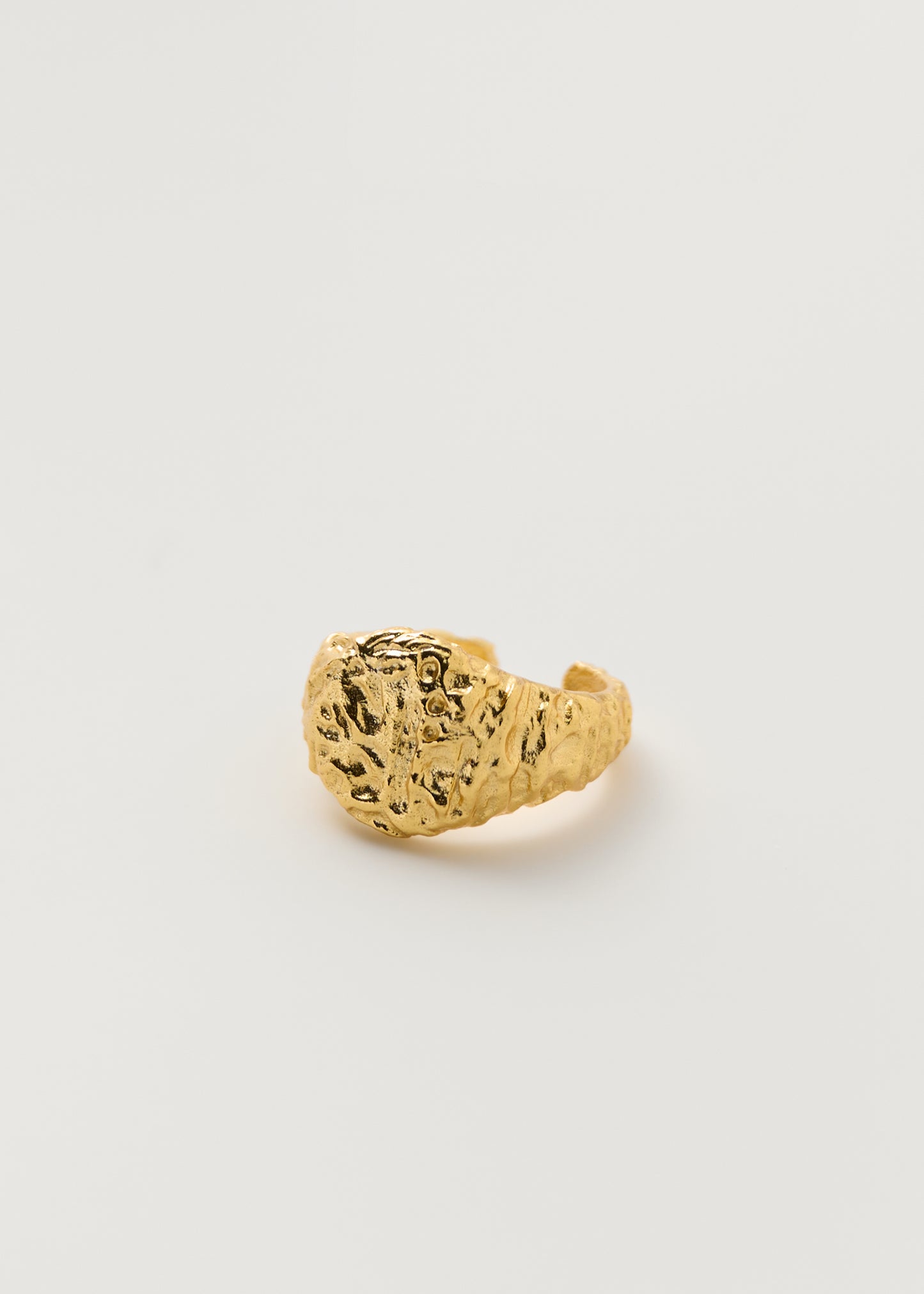Shattered Signet Ring Gold