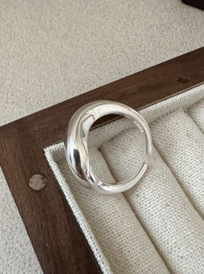 Clean Adjustable Ring