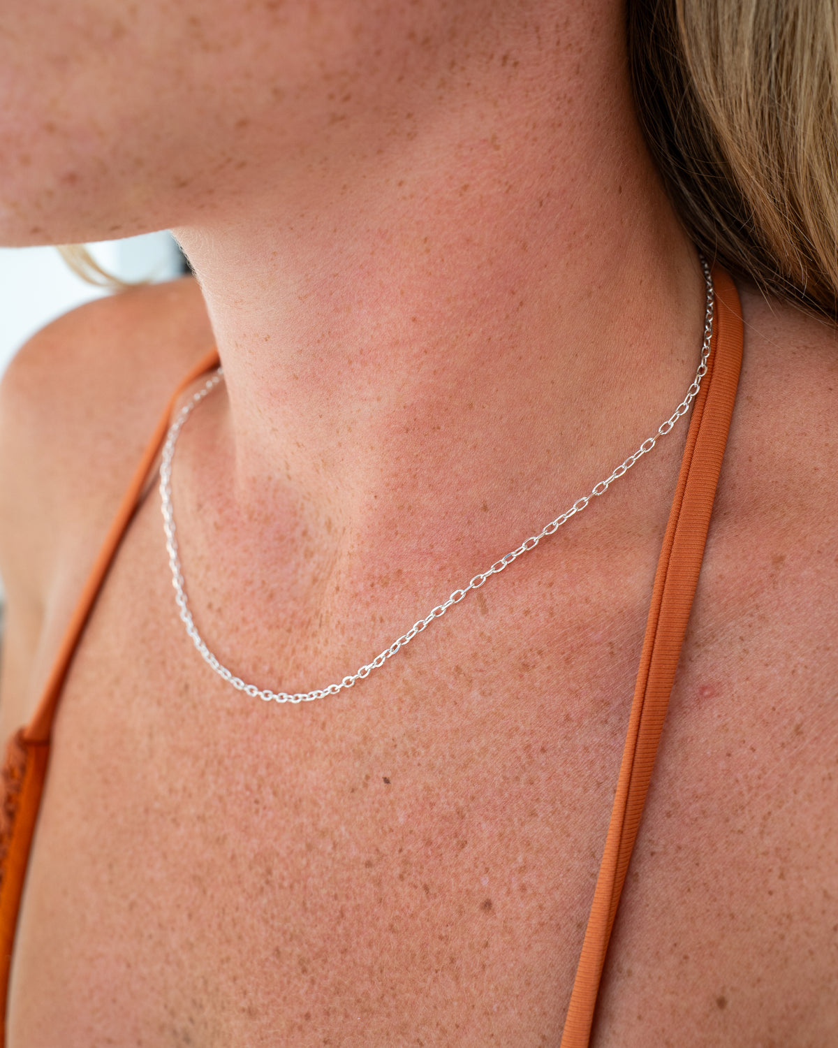 Thin Anchor Necklace Gold