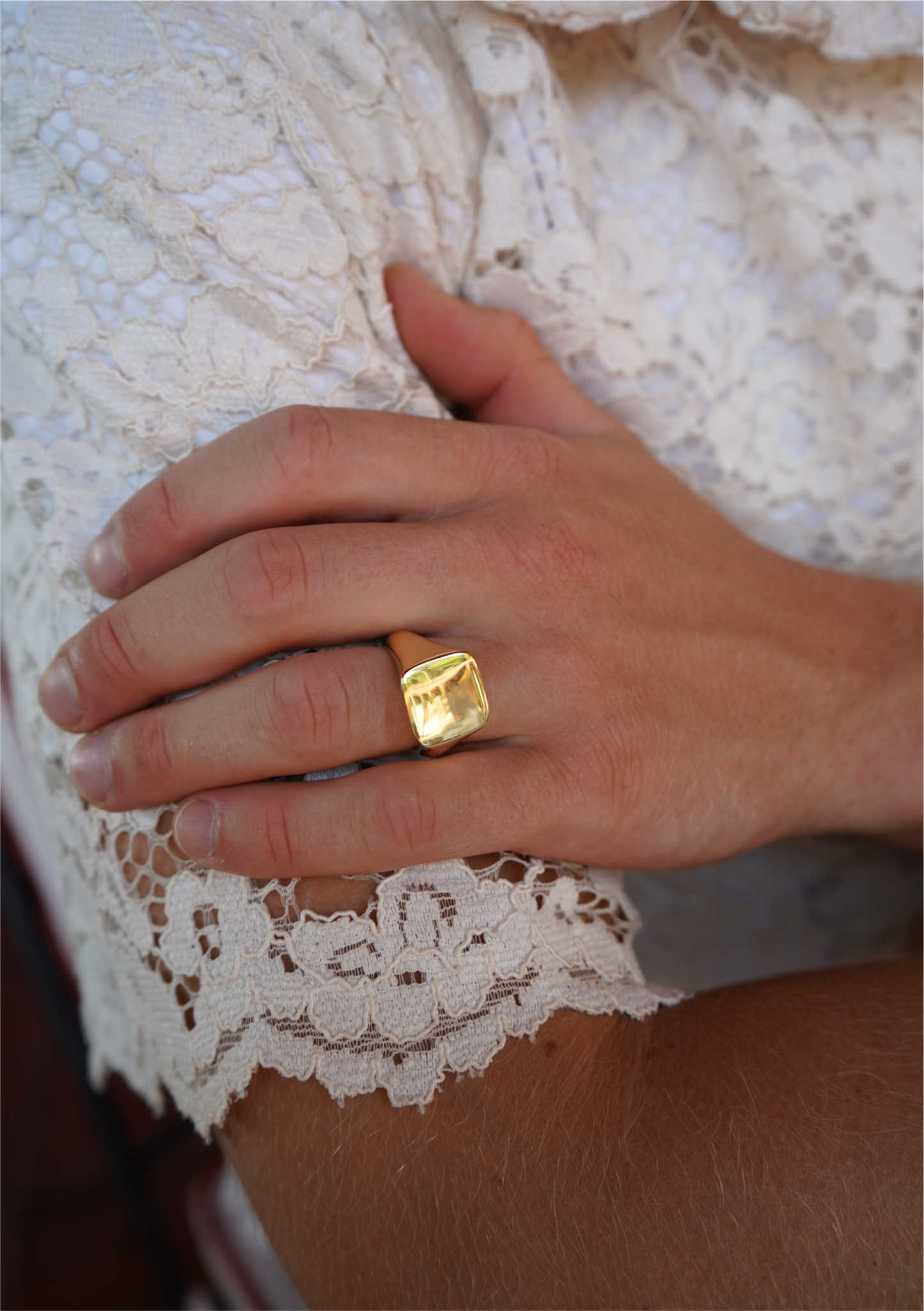 Aura Signet Ring Gold