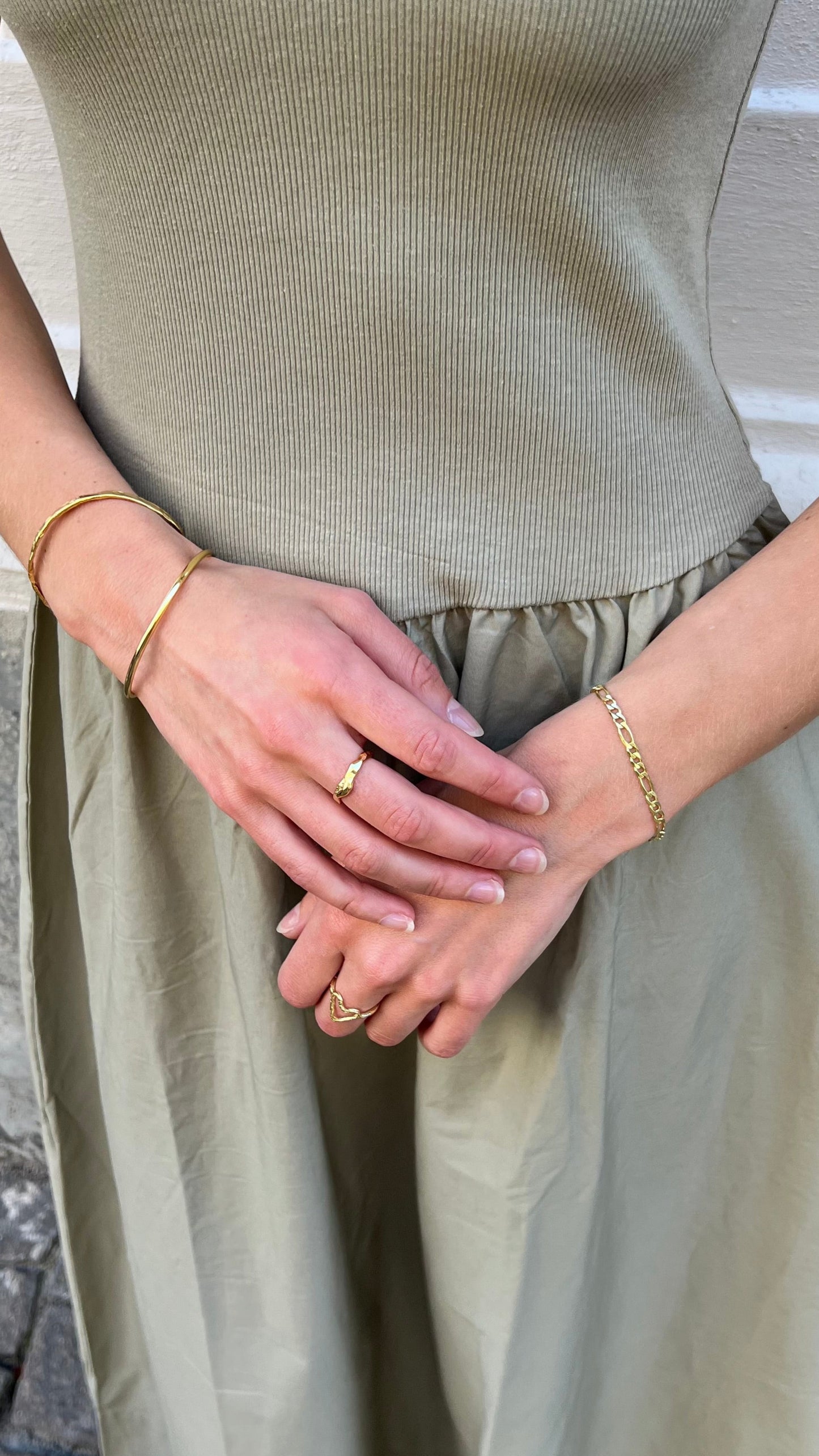 Thin Irregular Ring Gold