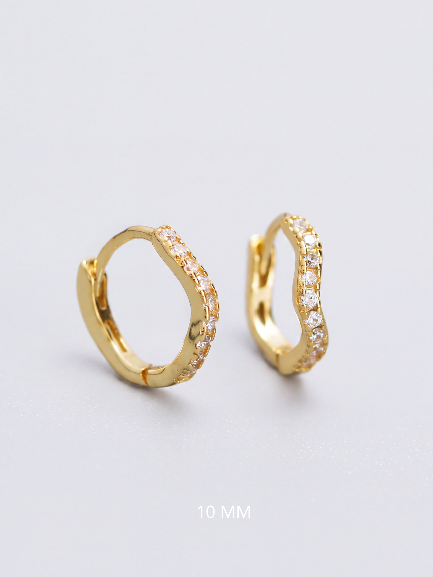 Wavy Zirconia Huggies