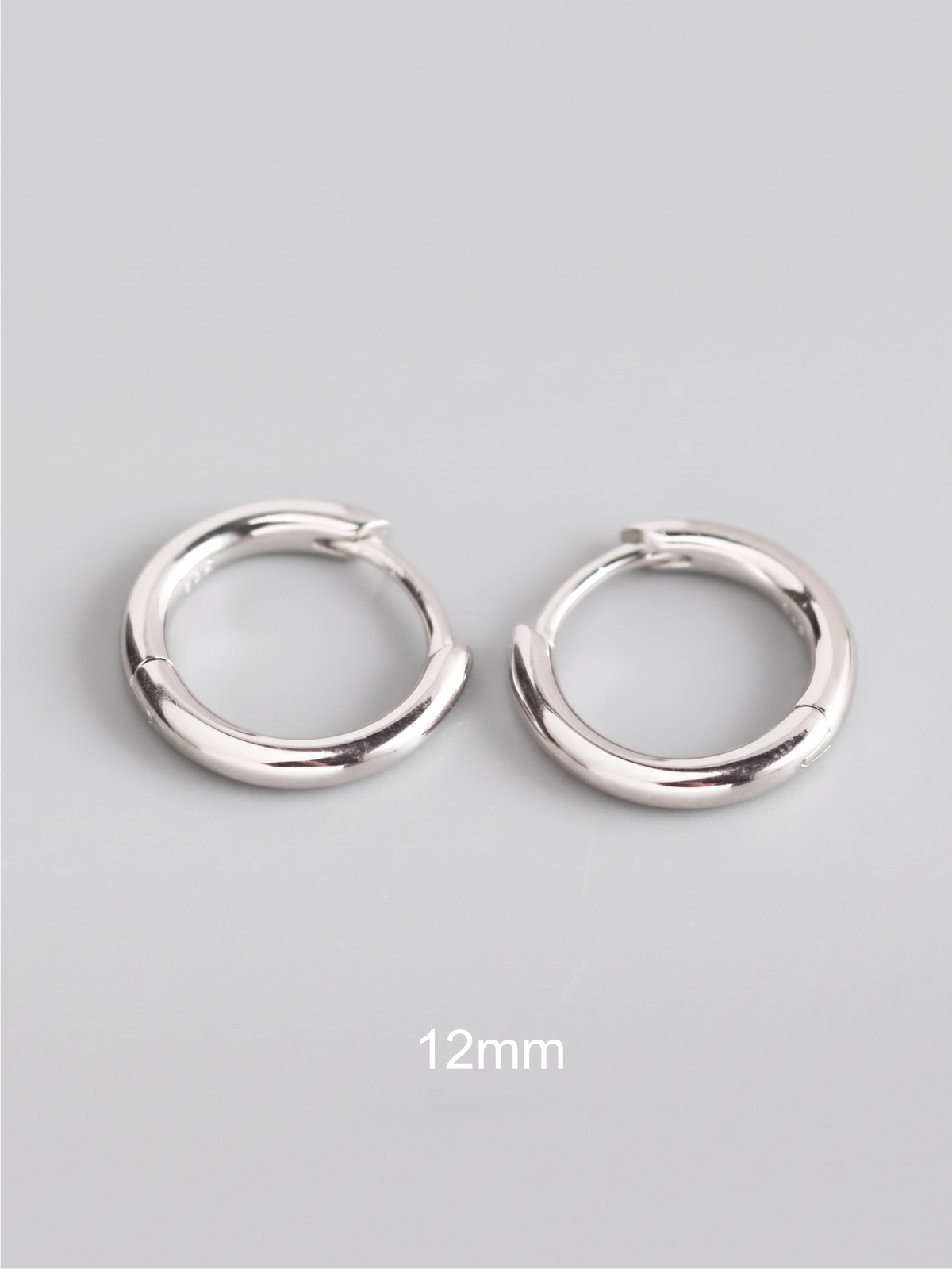 Round Huggies Silver