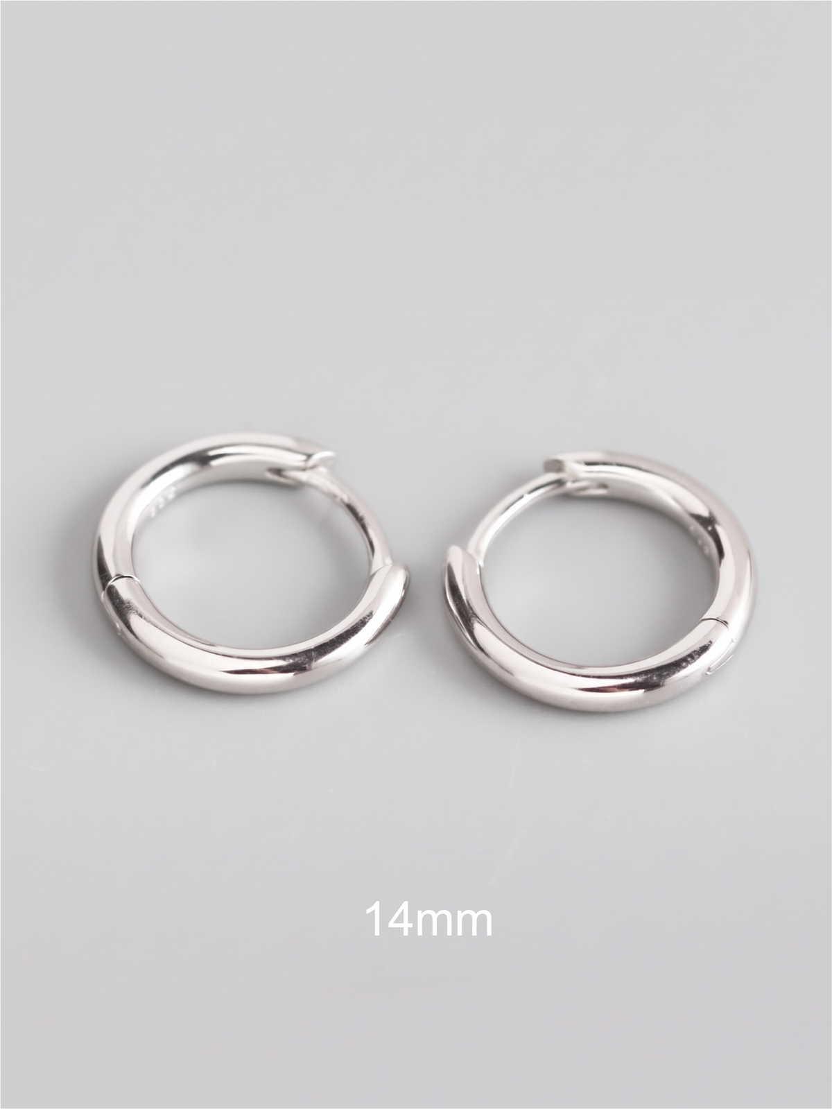 Round Huggies Silver