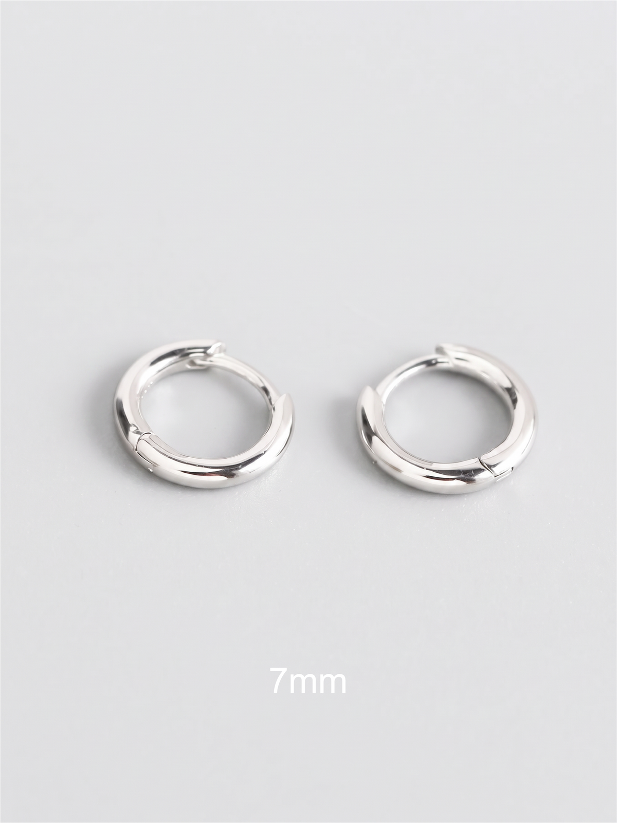 Round Huggies Silver