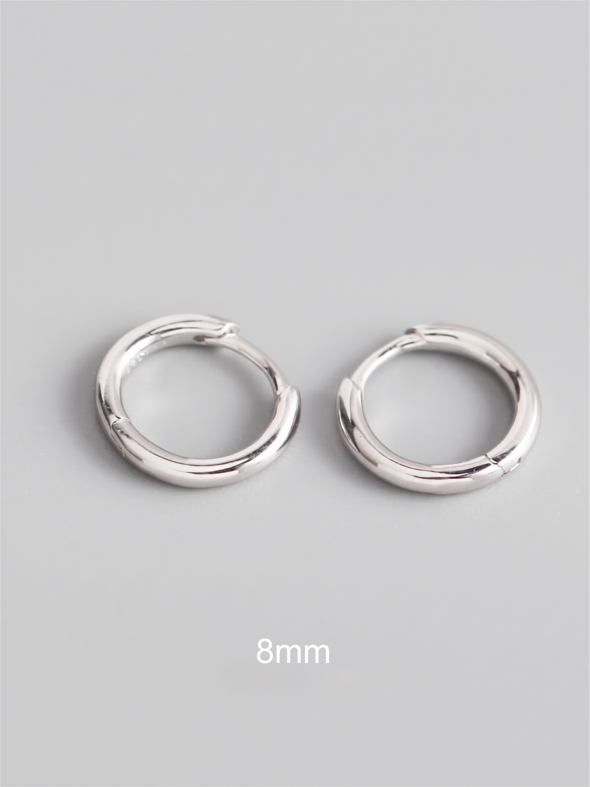 Round Huggies Silver