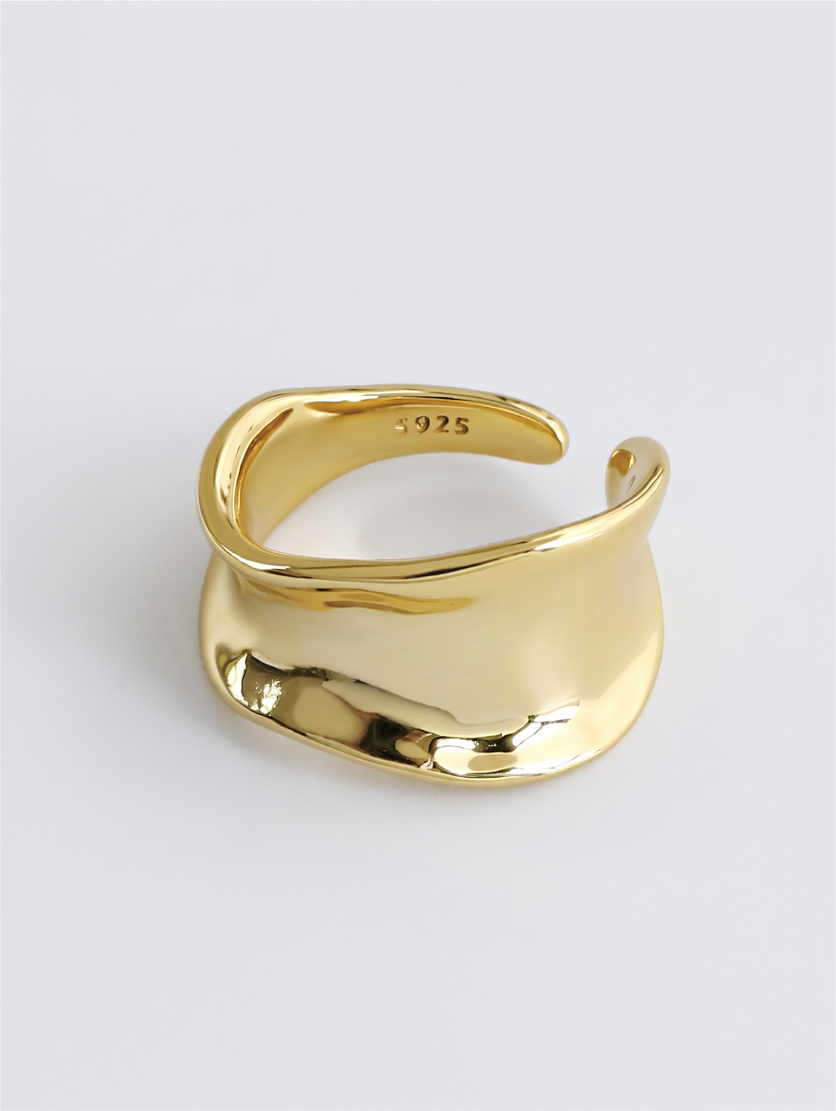 Daka Bold Band Ring