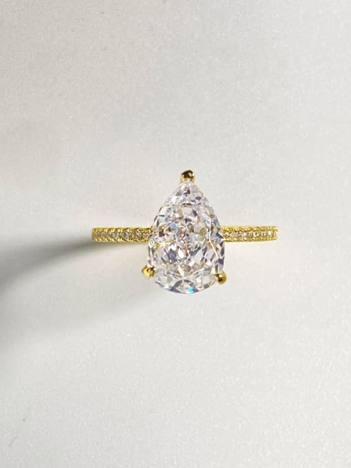 Luxe Mossanite Ring