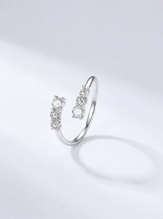 Mossanite Overlap Ring