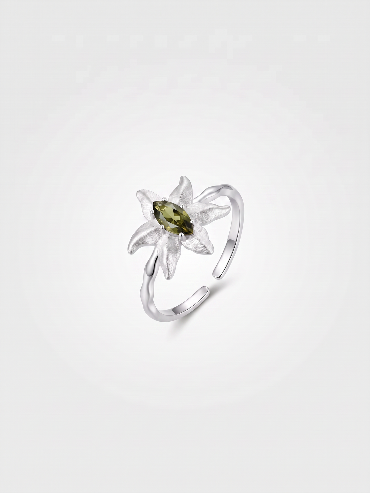 Moth Star Ring Gold