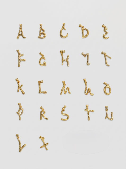 Maxi Letter Pendants Gold
