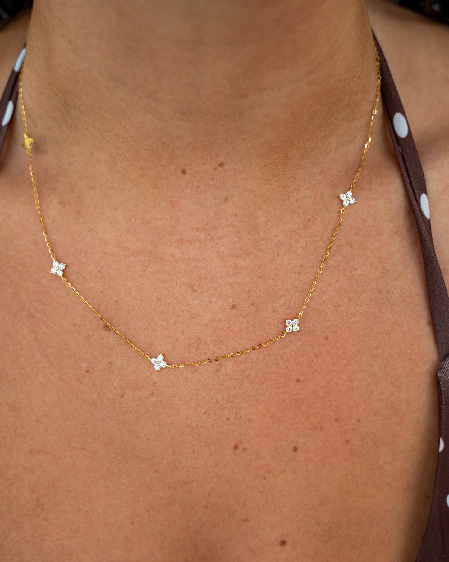 Quarterfoil Star Necklace Gold