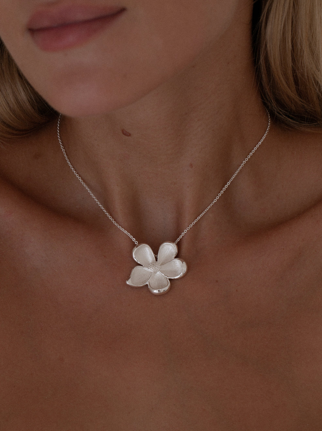 Maxi Flower Necklace Silver