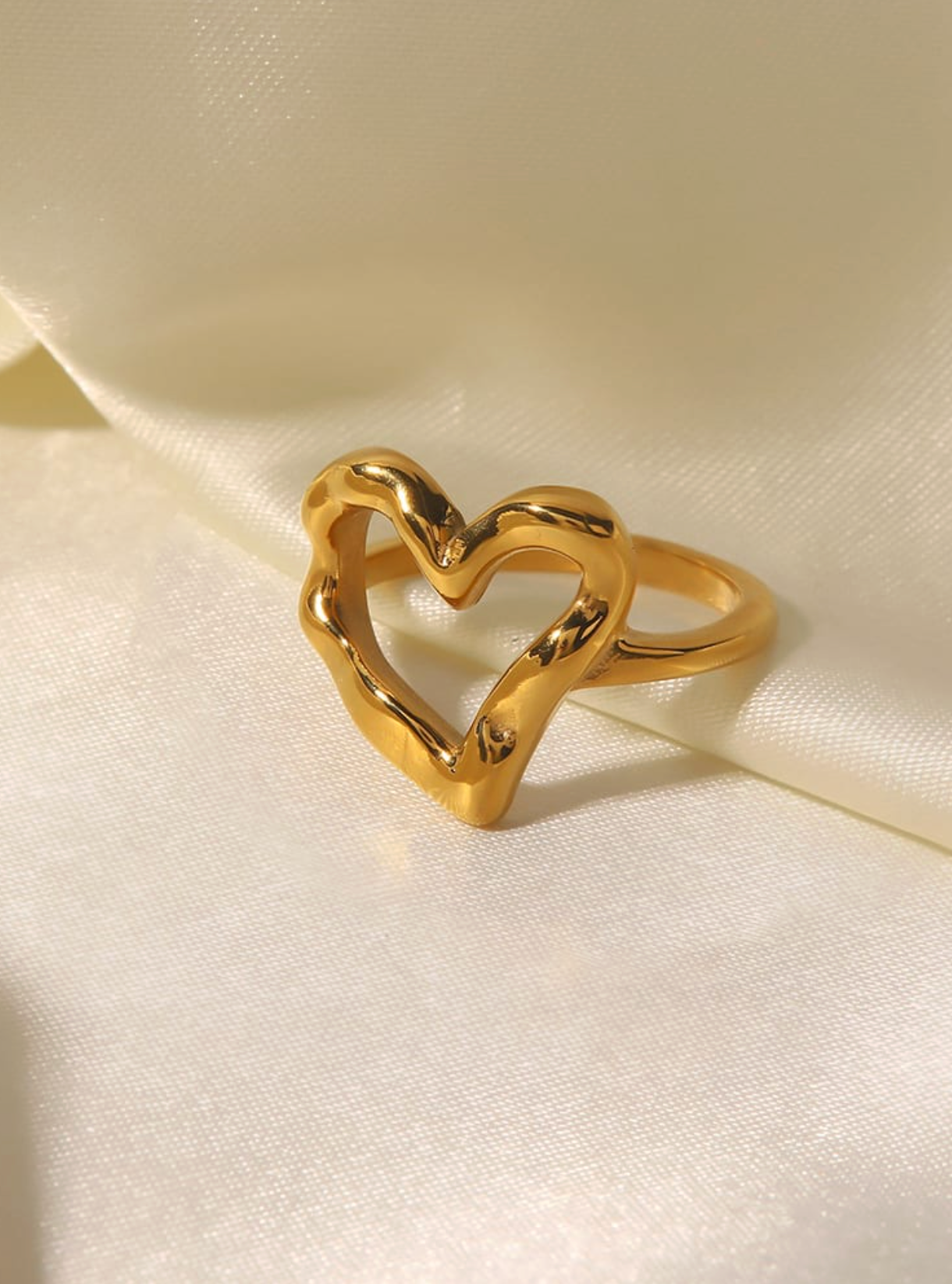 Chunky Heart Ring Gold