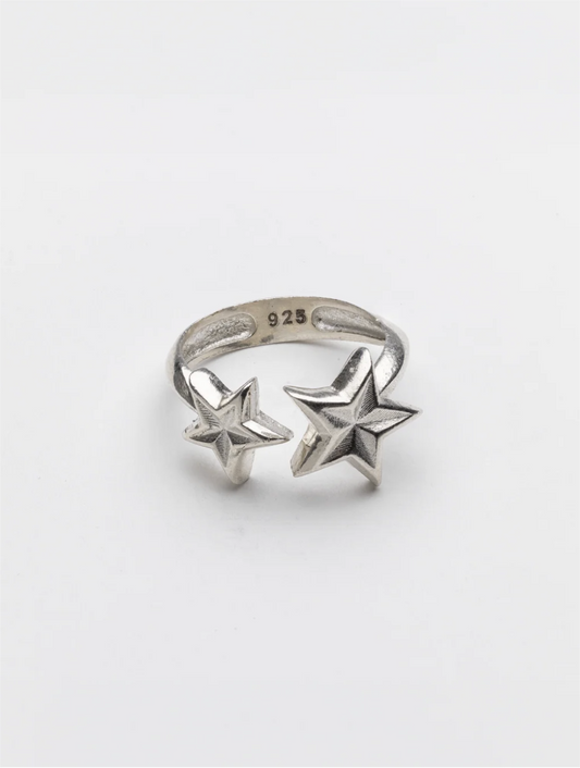 Sweeing Star Ring