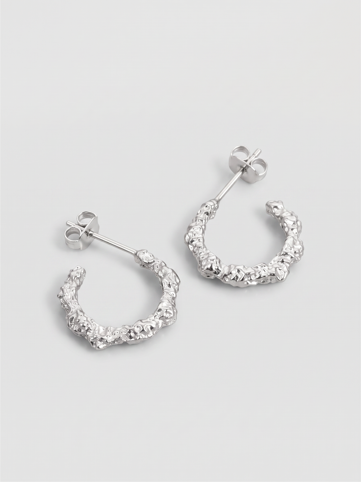 Thin Structured Earrings Gold