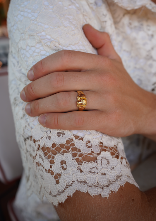 Dog Signet Ring Gold